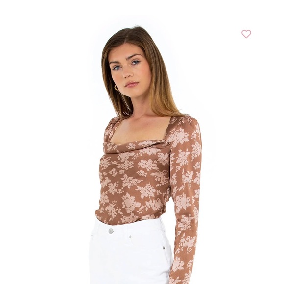 ASTR THE LABEL FLORAL LONG SLEEVE BACK CUTOUT TOP - Picture 4 of 5